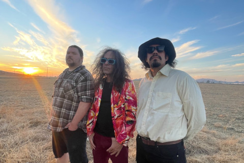 Trio americano de rock experimental, Vasoline Tuner, lança novo vídeo “Chilling with my Zombie”