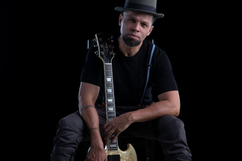 Danni Guerra transforma o cotidiano em poesia sonora em novo single "Simples"