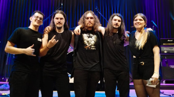 Santa Harpia se apresenta no 'Saturday Party 42' na semana que vem