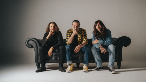 Lobão leva seu show com power trio ao Circo Voador, no Rio de Janeiro