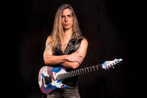 Alex Meister realiza show de lançamento do novo single no Rio de Janeiro