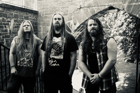 Trio escocês de heavy rock Solar Sons assina com a Argonauta Records