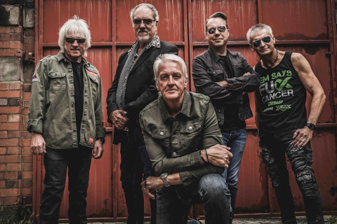 FM celebra os 40 anos de "Indiscreet" com show em SP nesta quinta