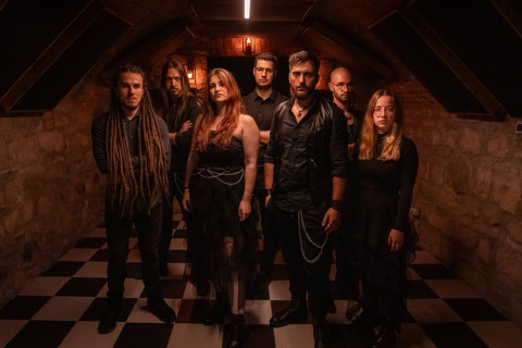 Symphrase lançou um novo single