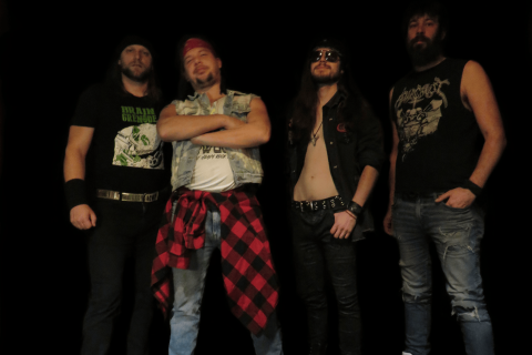 A banda TURBO, de Halifax, lança o videoclipe "PissJugs & Rattlesnakes"