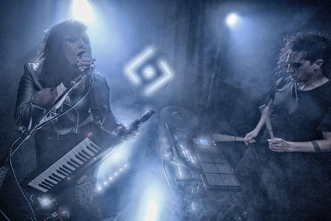 A dupla de dreamwave de Los Angeles, LUCKYANDLOVE, compartilha "Secret Is Out", último single do álbum "Humaura"