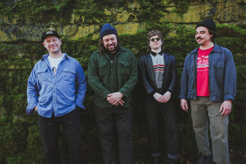 A banda de dreampop de Portland, Wooden Overcoat, lança 'Finally Arrived', uma prévia do seu EP de estreia.