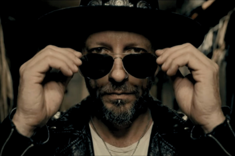 Reggie lança "Where You Used To Be" e transforma dependência emocional em experiência audiovisual cinematográfica