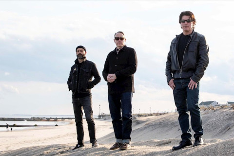Deardarkhead revela o vídeo de 'In Another Life', destacando 'The Pendulum Swings