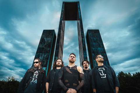 MOONSHADE lança versão épica de metal de “Ma Meilleure Ennemie” do STROMAE