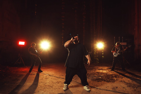 DANIEL DEVITA APRESENTA “GAZA”: RAP METAL DESCONFORTÁVEL, MAS NECESSÁRIO.