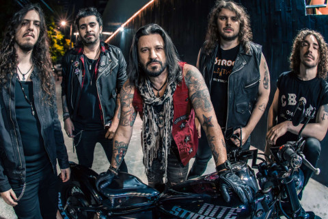 Nite Stinger reforça sua identidade hard rock no segundo álbum