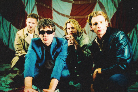 Circa Waves anuncia segundo capítulo de álbum "Death & Love", com novo single "Cherry Bomb"