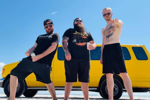 O trio de sludge progressivo APE VERMIN embarca na "The Riders of The Damned Tour Part 2" com MEAN GREEN.