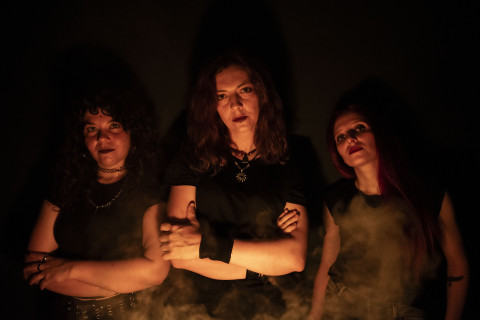 DUNE AURORA revela primeiro single e vídeo "Sunless Queen"