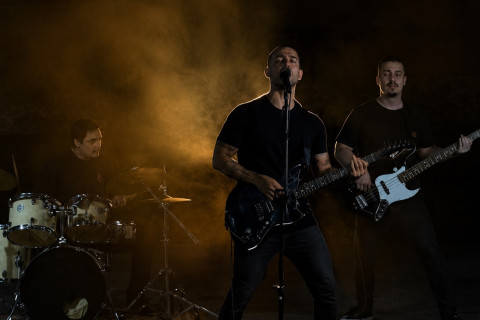 Agonia lança o novo single "Rocha Eterna" e reafirma sua identidade no metalcore