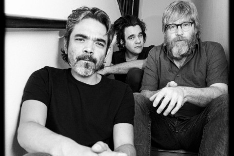 Riviera Gaz amplia seus horizontes com o novo álbum “Catacroma”