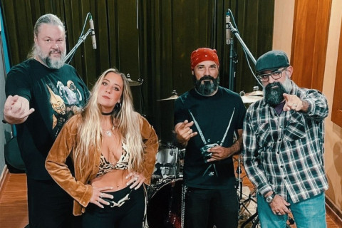 Plastic Pocket lança videoclipe explosivo de "Say Goodbye"