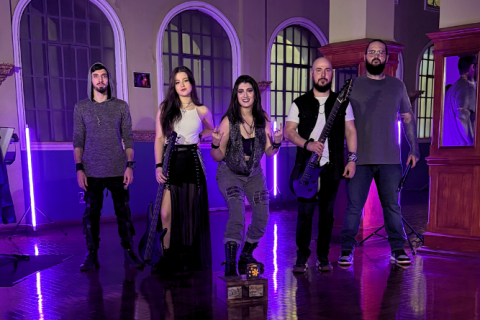 Santa Cora lança o single e videoclipe de "Tormenta", primeira faixa em português do novo álbum da banda