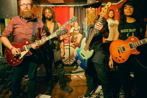 Conjure Hand lançou um novo single