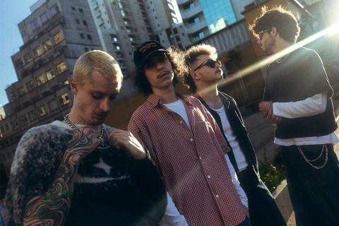 O Boto lança "Jah Eu (Um Pouco de Sol)", prévia do primeiro disco