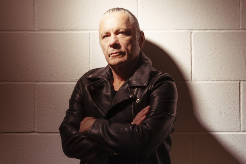 BRUCE DICKINSON lança álbum reinventado "More Balls To Picasso"