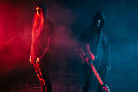 O projeto finlandês de synthwave metal Magnetar lança o novo single “The Fading”.