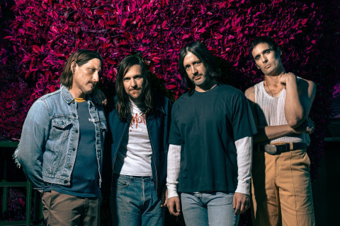 The All-American Rejects lança o álbum Sandbox, o seu primeiro disco em 14 anos