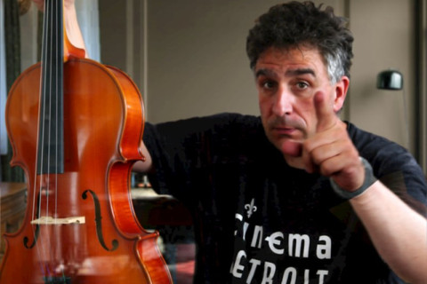 Das telonas para a roda punk: Detroit Illharmonic lança o hino eletrizante "Who Loves You"