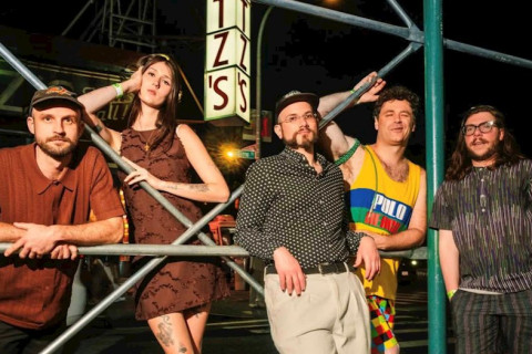 ECCE SHNAK inicia turnê pelo Reino Unido com a EMF, compartilhando o single "Vincent"