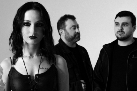 Elyra lança seu surpreendente EP de estreia e atrai a atenção de fãs de Nightwish, Evanescence e Lacuna Coil