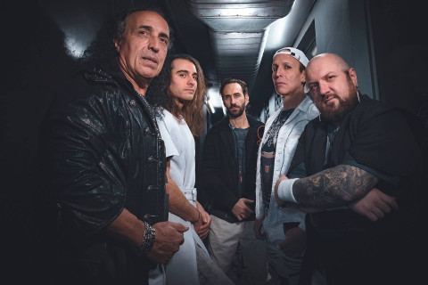 A banda francesa KINGCROWN revela o single "Lost Horizon" do novo álbum "Moonfall"
