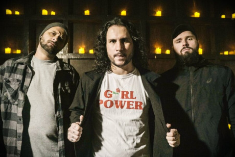 Mad Sneaks reacende o grunge para uma nova geração e transforma nostalgia em movimento cultural