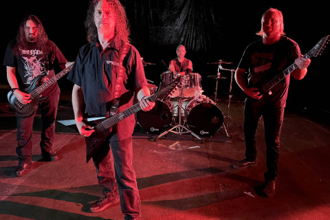 A banda de thrash metal ABSOLUTE DARKNESS, da região da Baía de São Francisco, lança o novo sucesso "Attritional Warfare".