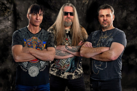 Lendário grupo de rock tcheco Extra Band lança novo álbum "Full of Love"