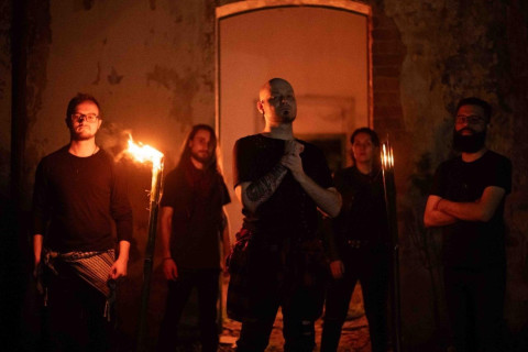 Vakan lança videoclipe cinematográfico para "The Hunter" e cria expectativas grandiosas pelo lançamento do álbum "Sepia Dreams"