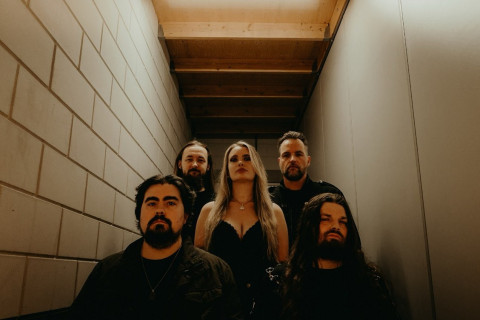 Queen of Spades lança novo single/vídeo “Chasm”