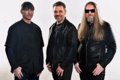 Grupo de Rock Tcheco Extra Band Lança Novo Single "Love Story"