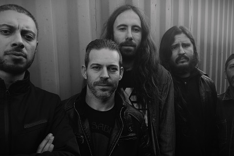 Exequator lança o single "Gods" e reflete sobre vícios da fé, hipocrisia e ganância