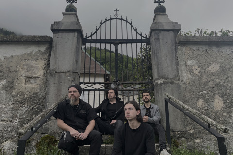 A banda All We Leave Behind revela detalhes do novo álbum "In Absence Of Light" e lança o segundo single "Evil Sign".