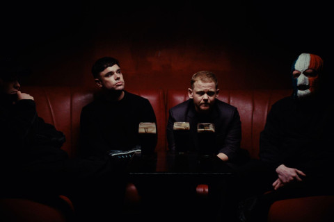 Kneecap lança seu segundo álbum, FENIAN