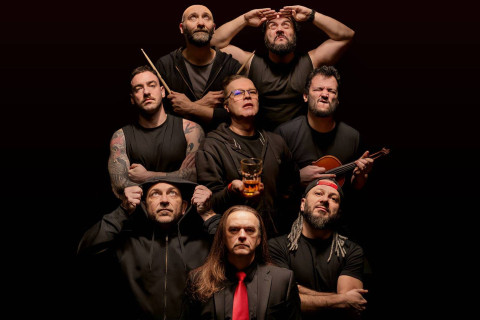 A banda romena de folkcore DIRTY SHIRT se une aos lendários húngaros Besh