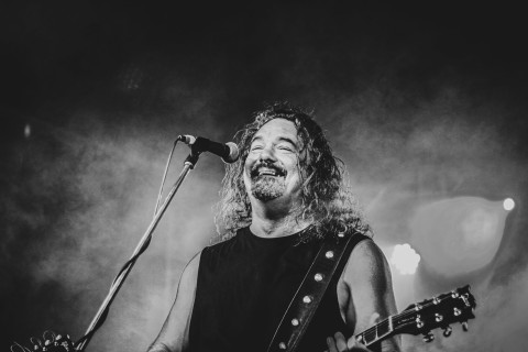 O que mudou na música entre a década de 80 e 2026? Artista australiano Michael Vdelli responde
