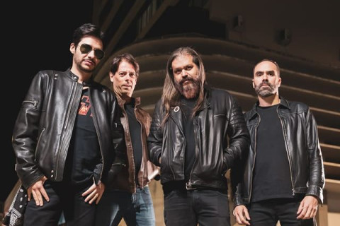 Insanidade aprofunda o hard rock e heavy metal em "Enough to be a Loser"