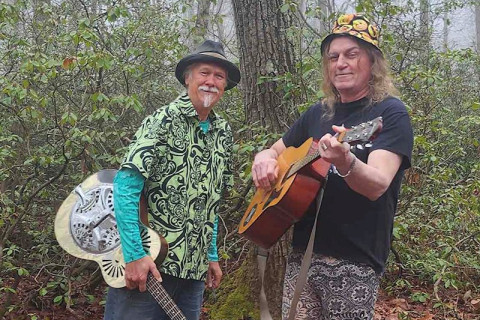 Robin Ross & The TW Howlers compartilham 'Little Bit Older', uma reflexão sobre a jornada da vida, baseada em riffs