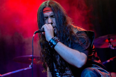 Armadilha homenageia lenda venezuelana no single "Motín en Occidente" e é convidada para abrir show do Tygers Of Pan Tang no Brasil