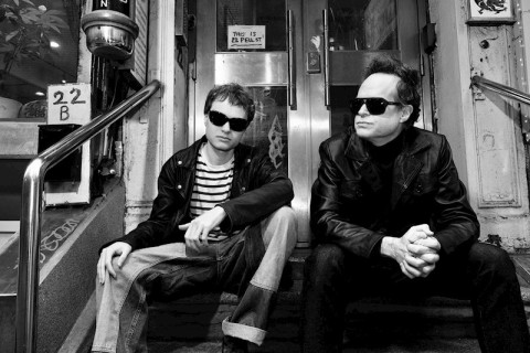 Laptop apresenta uma versão única do hino natalino de Tom Waits, "Christmas Card from a Hooker in Minneapolis"