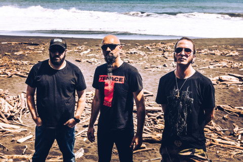 Trio de thrash metal Lomor lança novo single "Tantine Lo Clou"