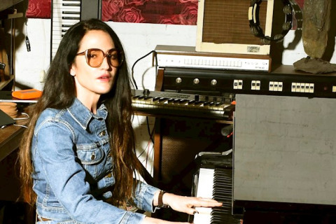 Joan As Police Woman  lança as intimistas 'Flushed Chest' e 'The Ride', antecipando o novo álbum ' Real Life Evolution' com  participações de Iggy Pop e Krystle Warren