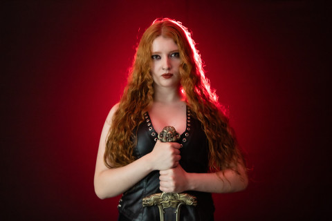 Blades Of Steel assina com selo europeu e lança faixa inédita "Hands of Fire"